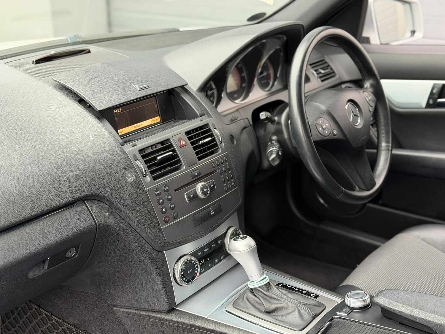 Used Mercedes-Benz C Class 2011 for sale - 76300685: Photo 8
