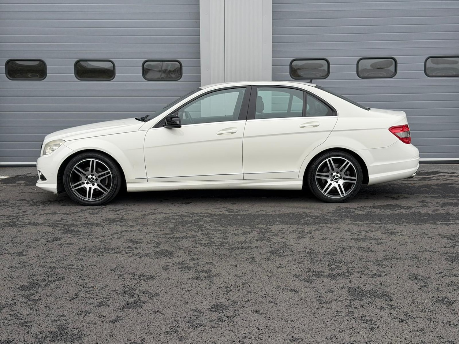 Used Mercedes-Benz C Class 2010 for sale - 76302516: Photo 3