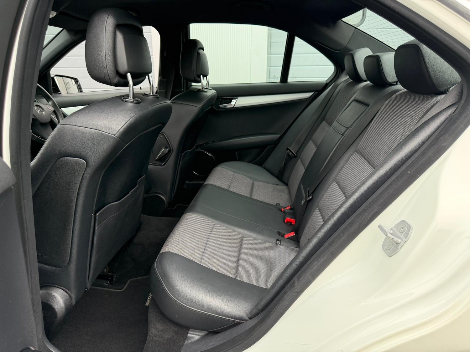 Used Mercedes-Benz C Class 2010 for sale - 76302516: Photo 9