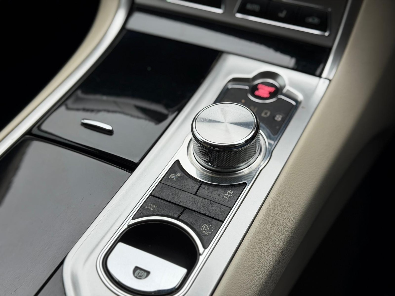 Used Jaguar XF 2012 for sale - 77446889: Photo 29