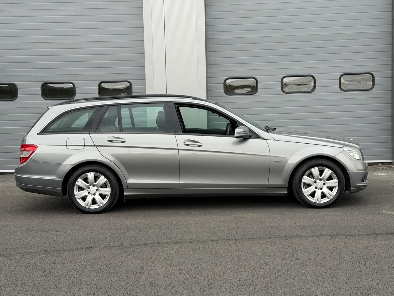 Used Mercedes-Benz C-Class 2011 for sale - 76077986: Photo 5
