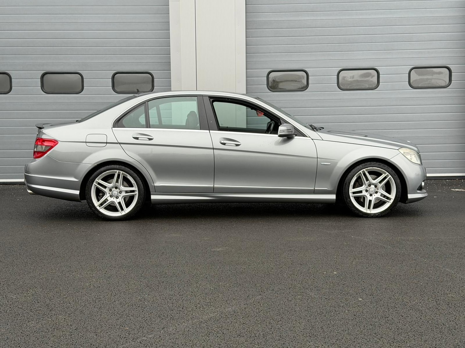 Used Mercedes-Benz C Class 2010 for sale - 77171118: Photo 5