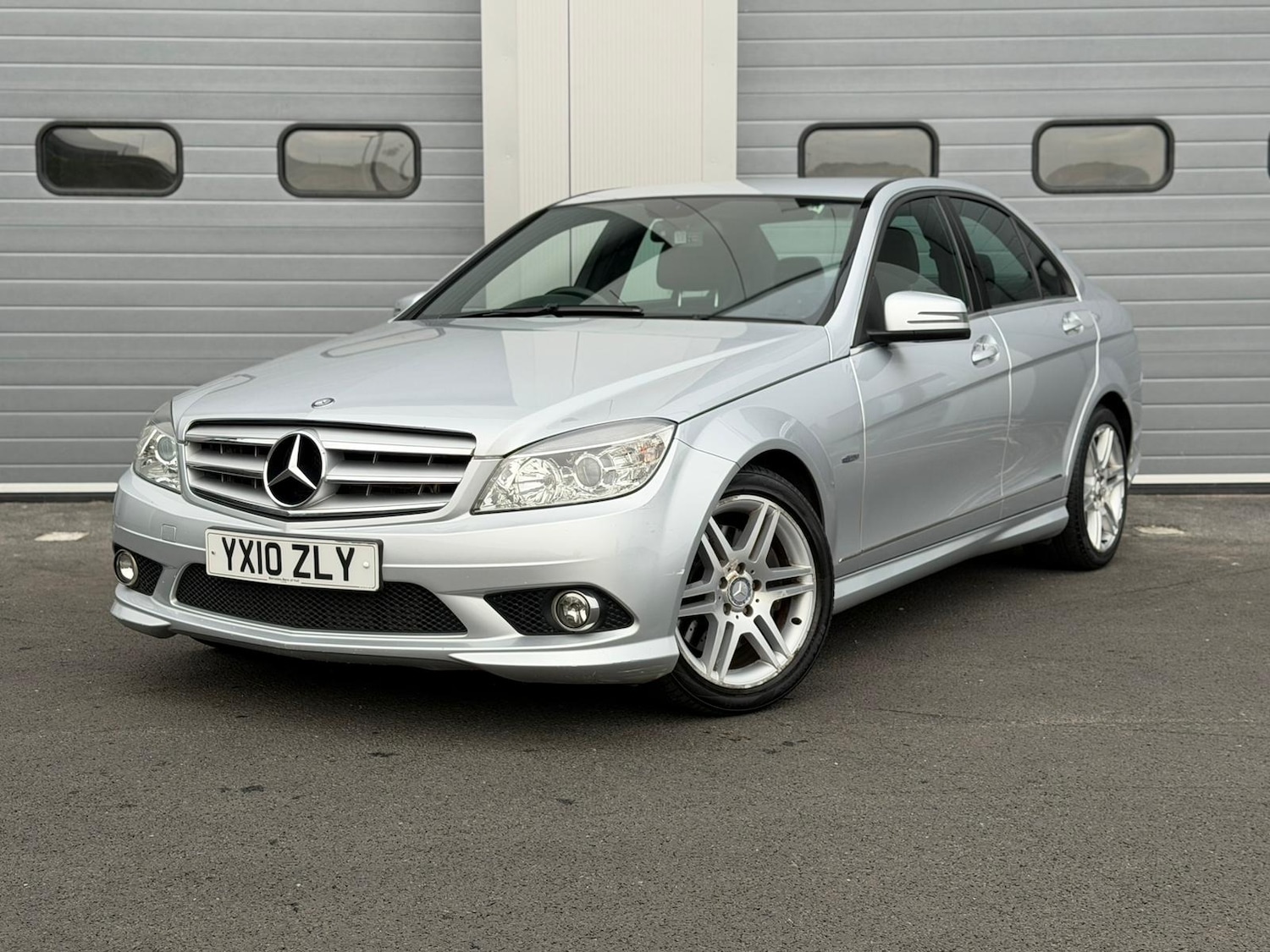 Used Mercedes-Benz C-Class 2010 for sale - 76143924: Photo 1
