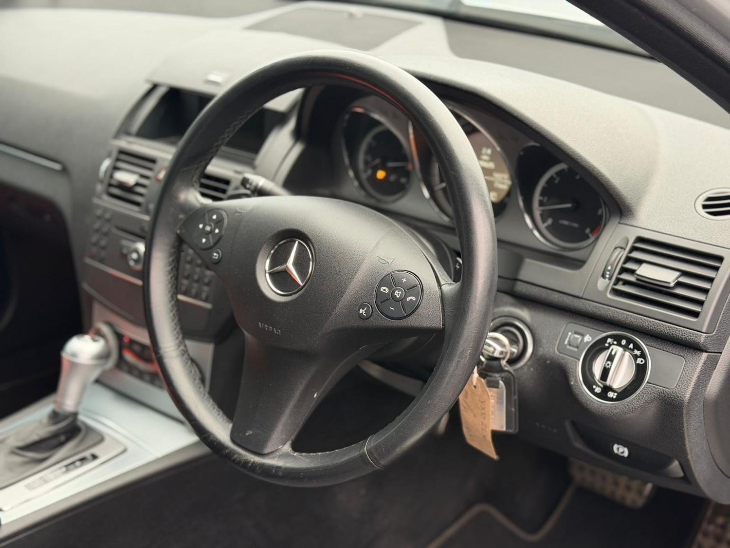 Used Mercedes-Benz C-Class 2010 for sale - 76143924: Photo 10