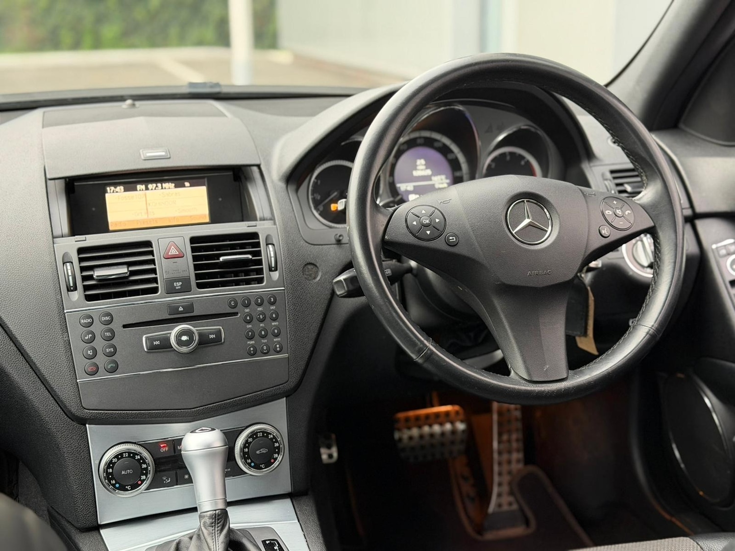 Used Mercedes-Benz C-Class 2010 for sale - 76143924: Photo 12