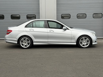 Used Mercedes-Benz C-Class 2010 for sale - 76143924: Photo 4