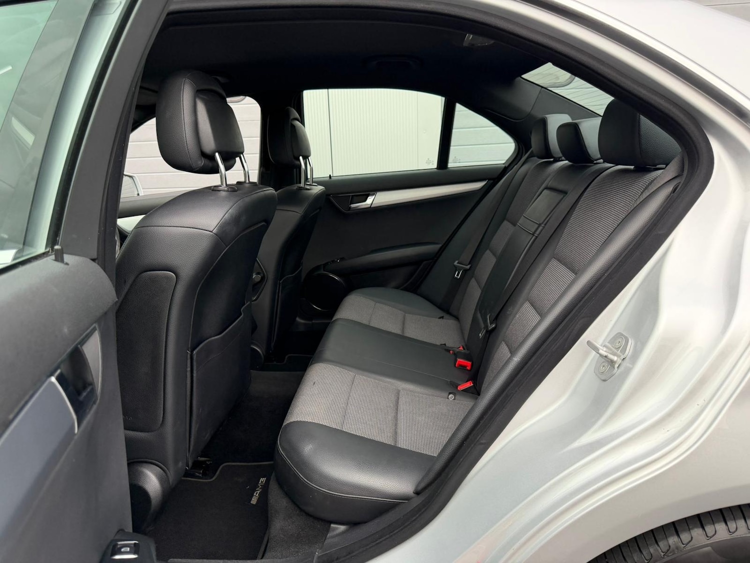 Used Mercedes-Benz C-Class 2010 for sale - 76143924: Photo 7
