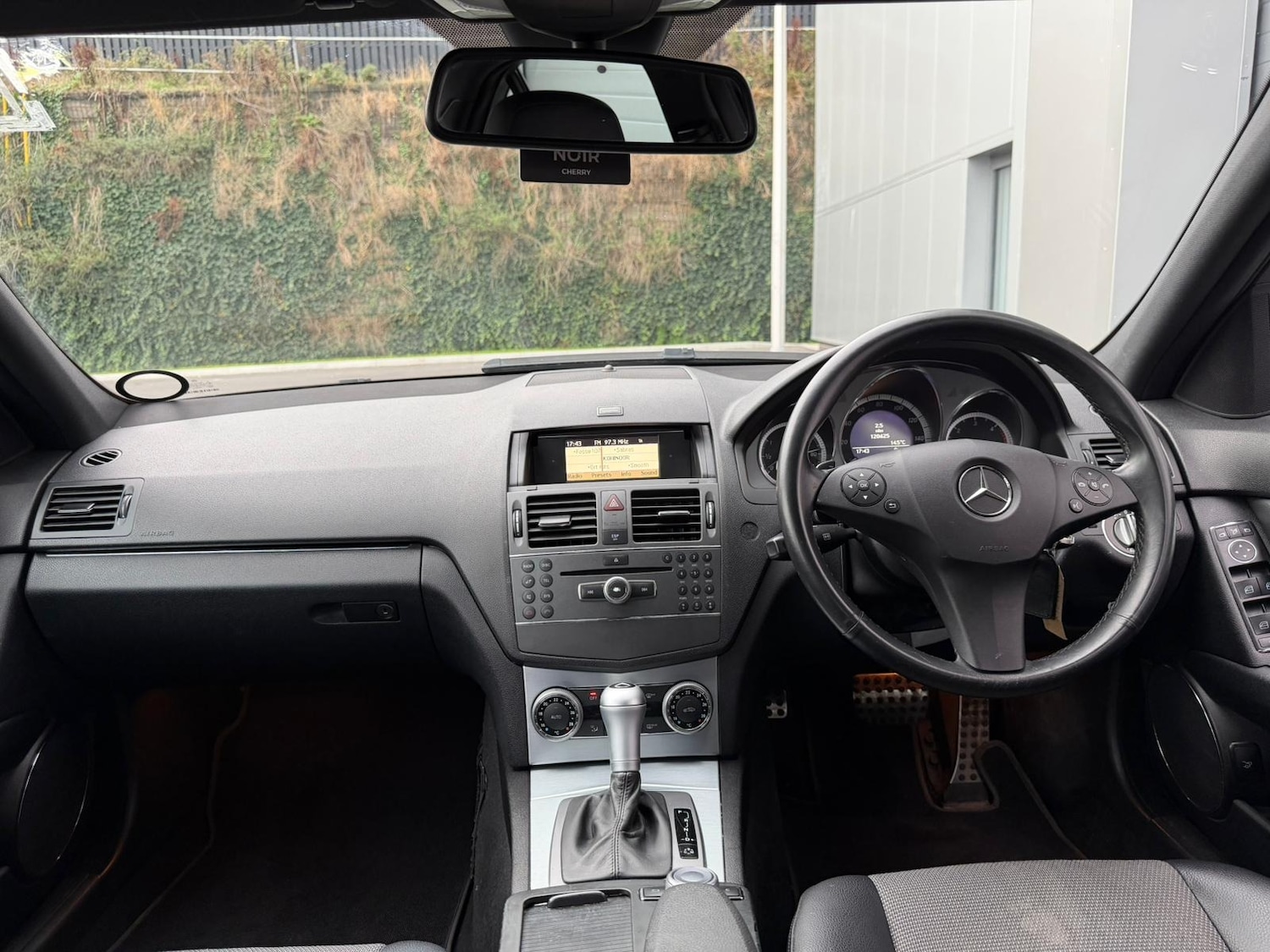 Used Mercedes-Benz C-Class 2010 for sale - 76143924: Photo 9