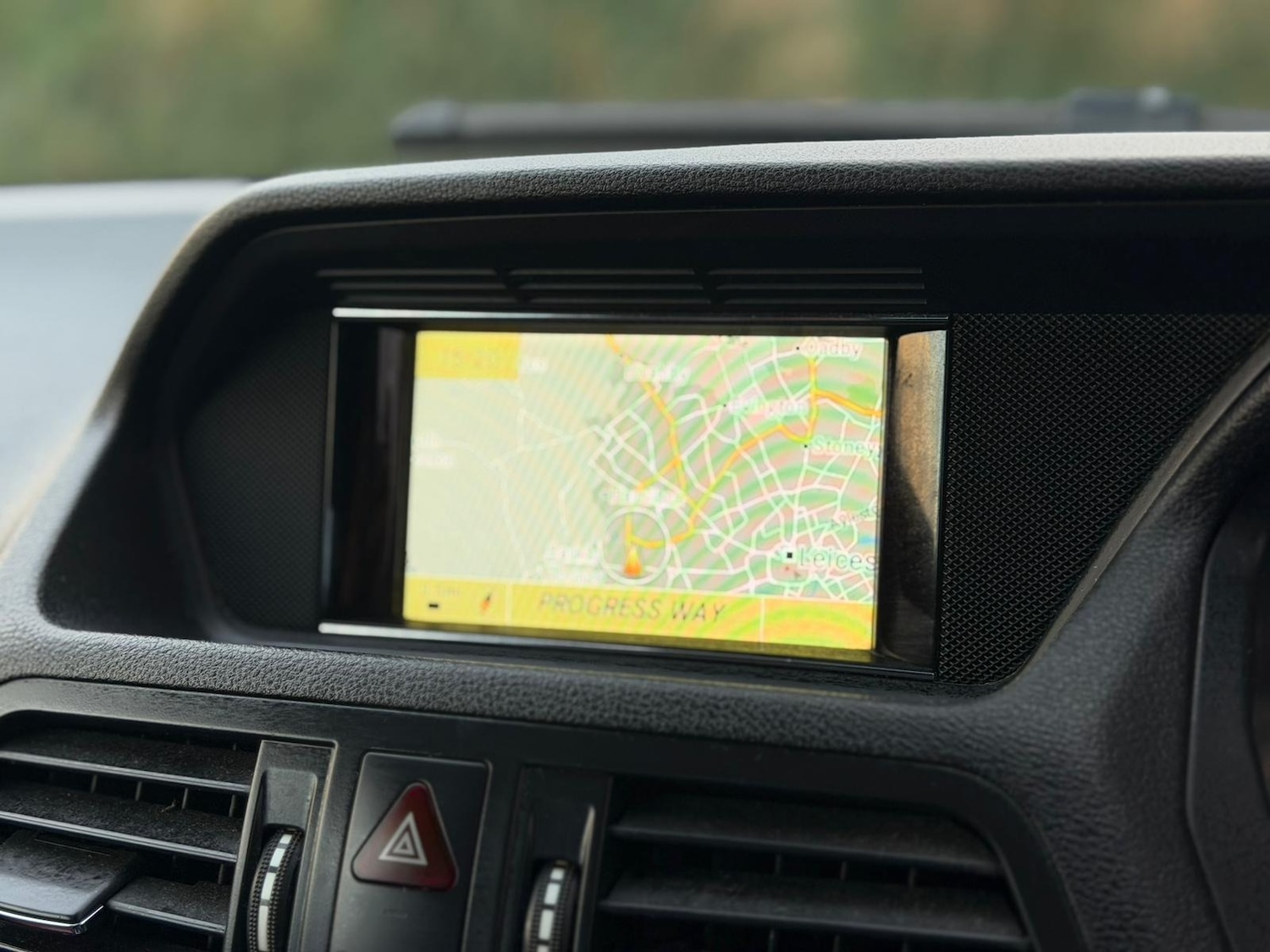 Used Mercedes-Benz E Class 2010 for sale - 76894495: Photo 17