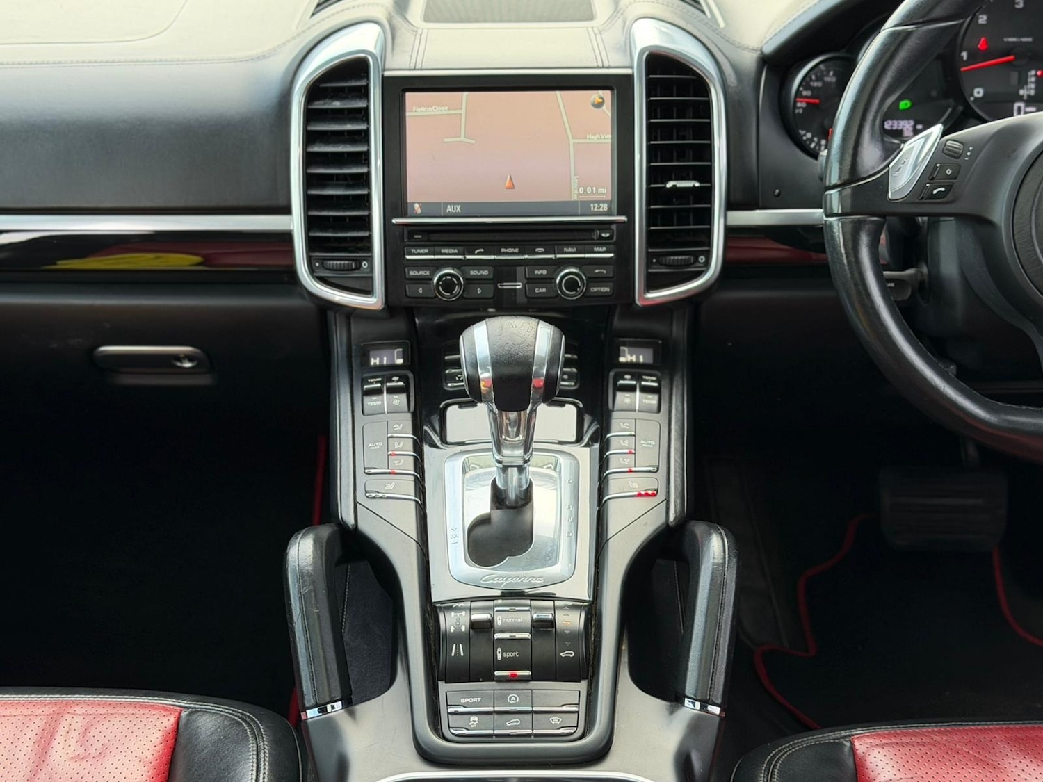 Used Porsche Cayenne 2012 for sale - 76817586: Photo 18