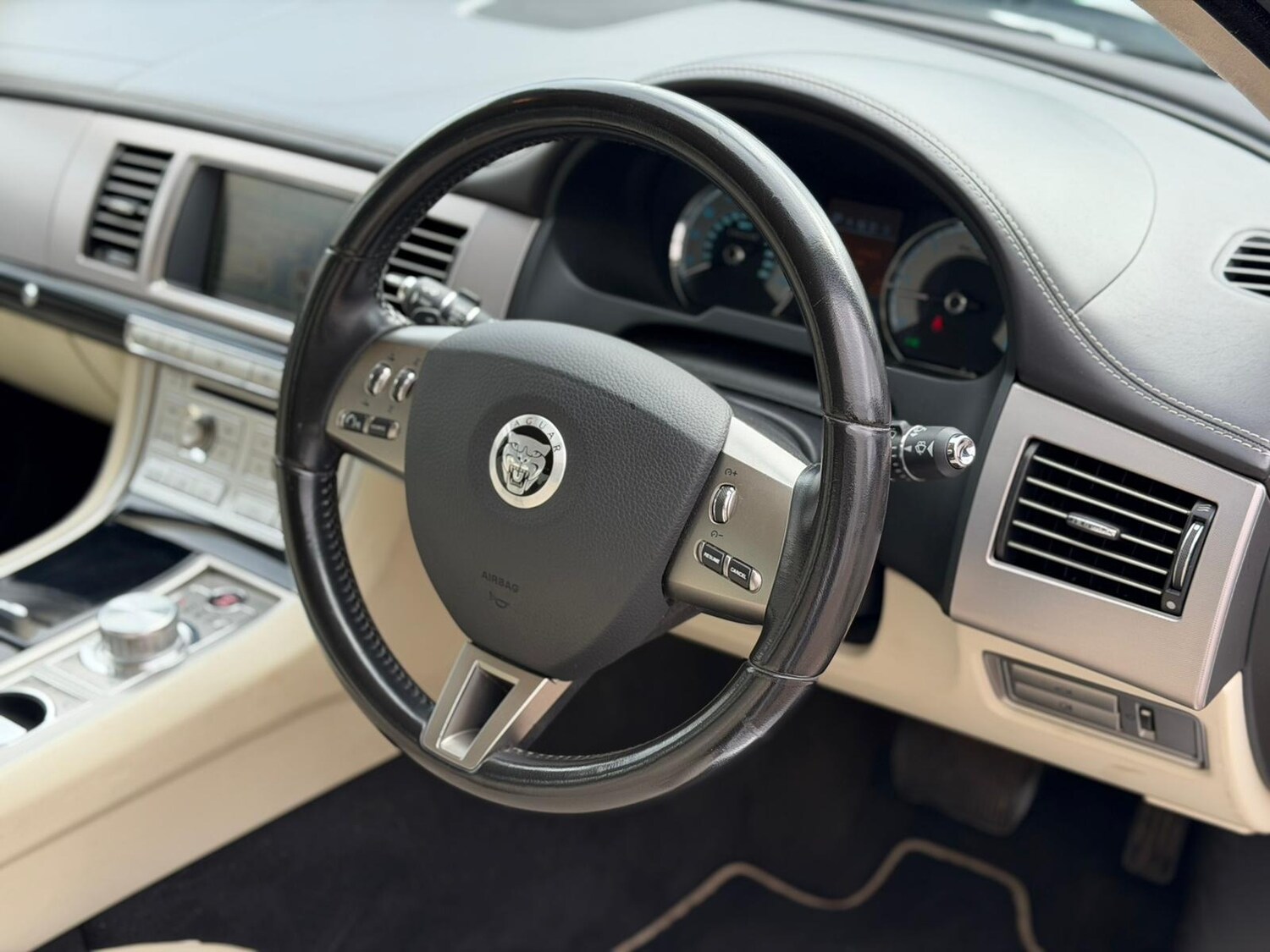 Used Jaguar XF 2011 for sale - 78091179: Photo 16