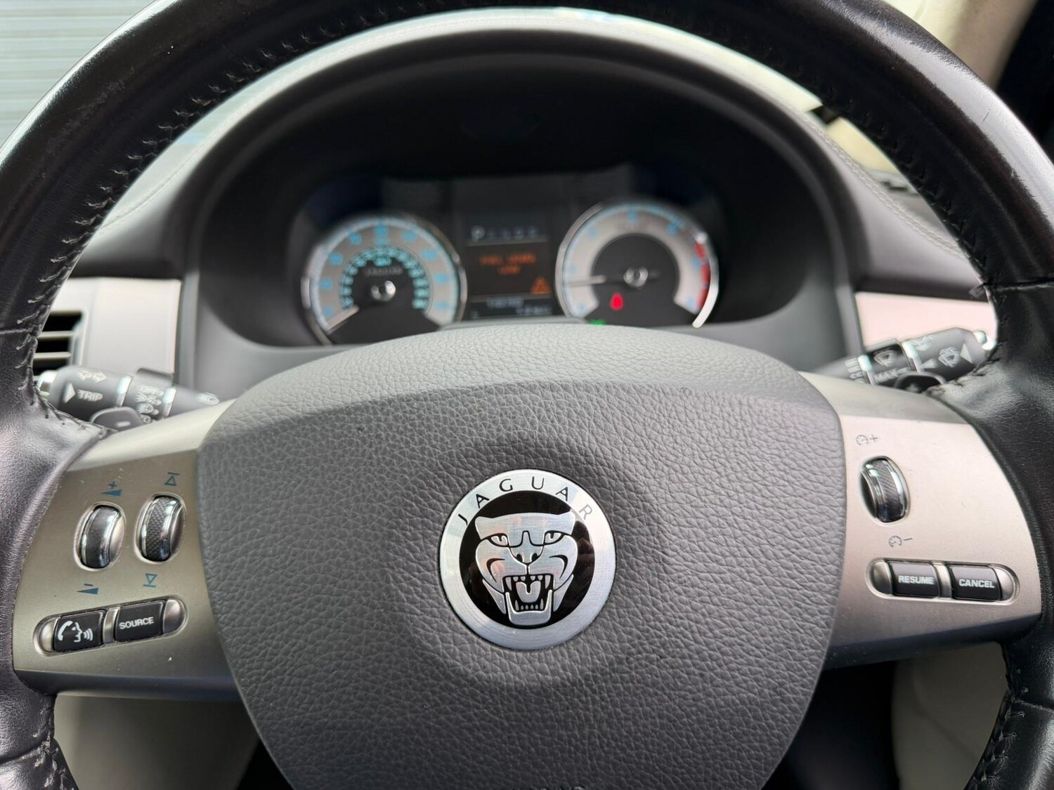 Used Jaguar XF 2011 for sale - 78091179: Photo 17