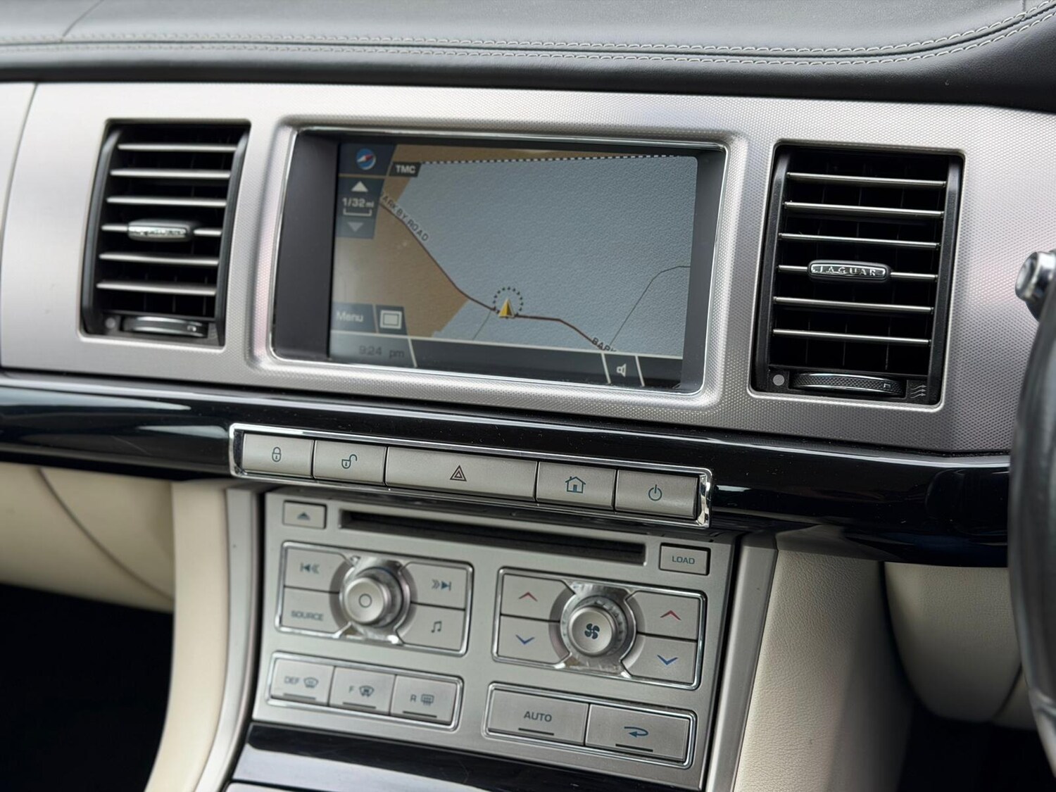 Used Jaguar XF 2011 for sale - 78091179: Photo 18