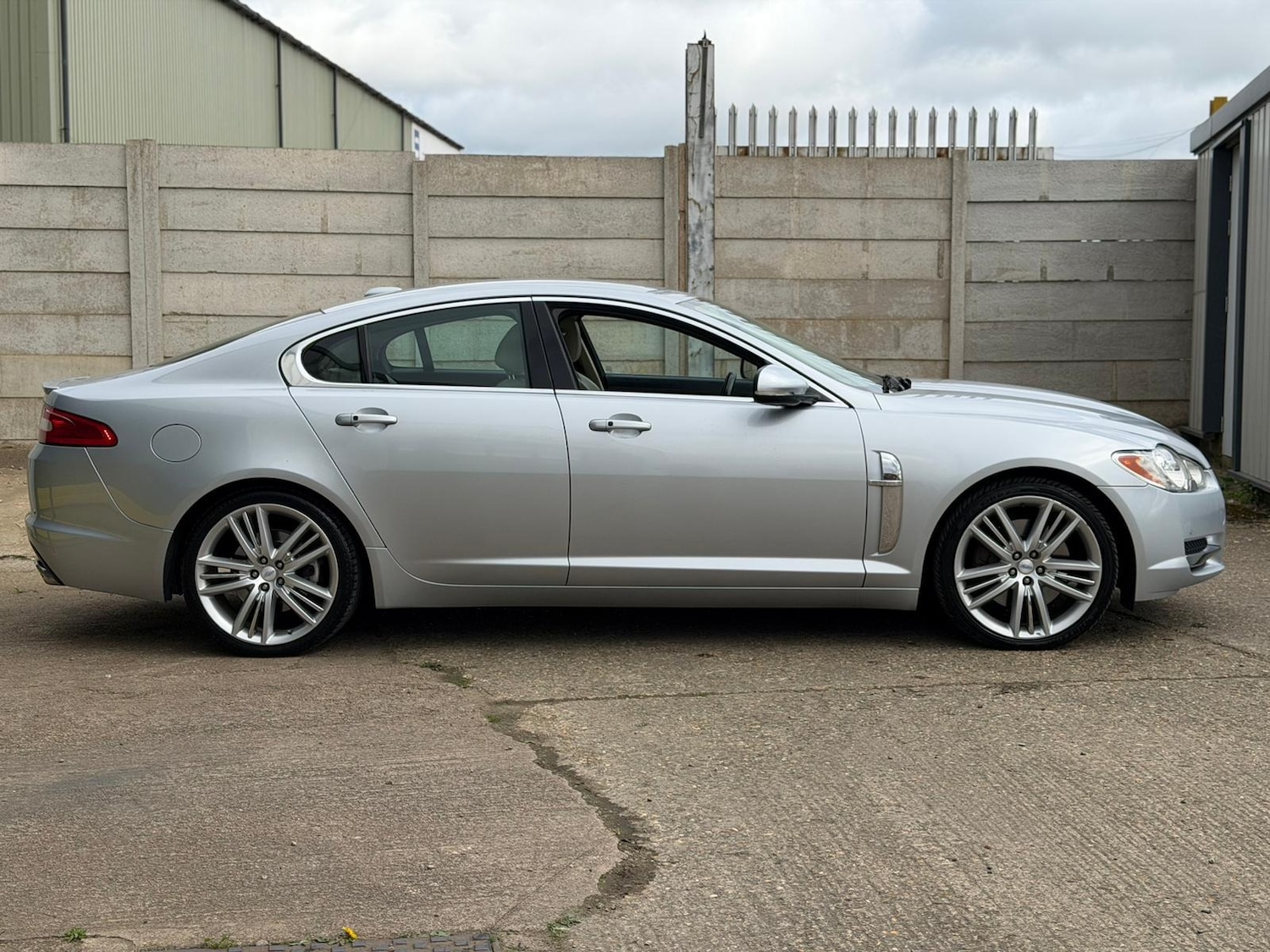 Used Jaguar XF 2011 for sale - 78091179: Photo 5