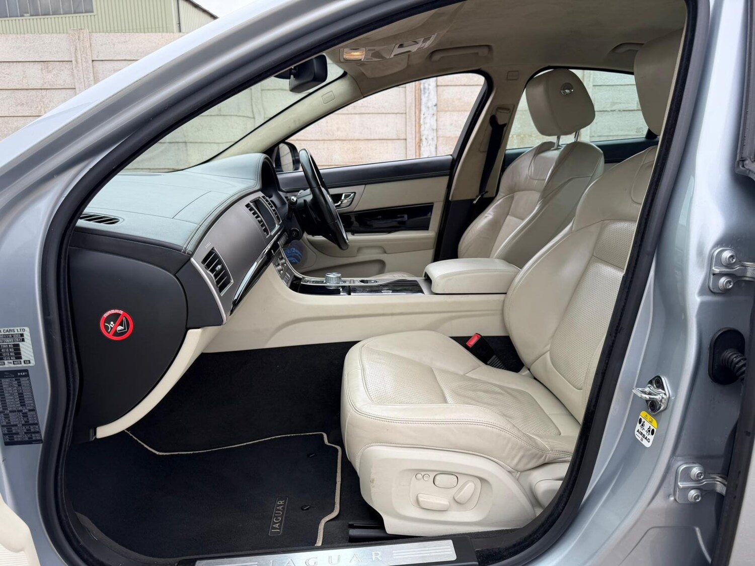 Used Jaguar XF 2011 for sale - 78091179: Photo 8