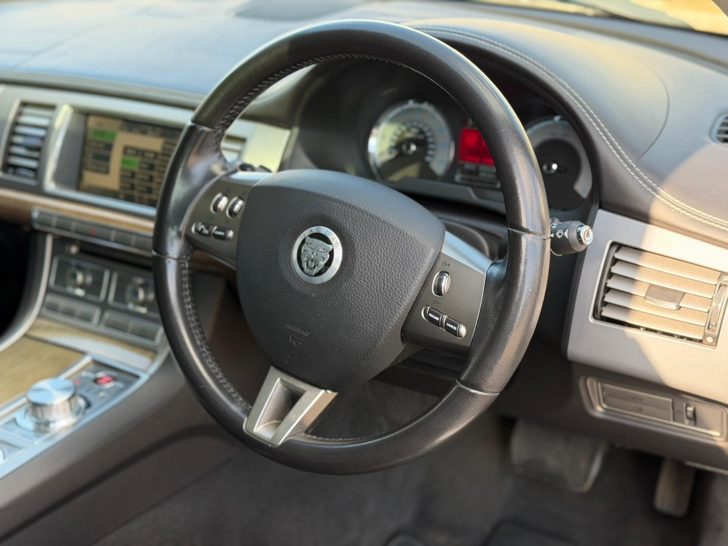 Used Jaguar XF 2010 for sale - 78091165: Photo 14