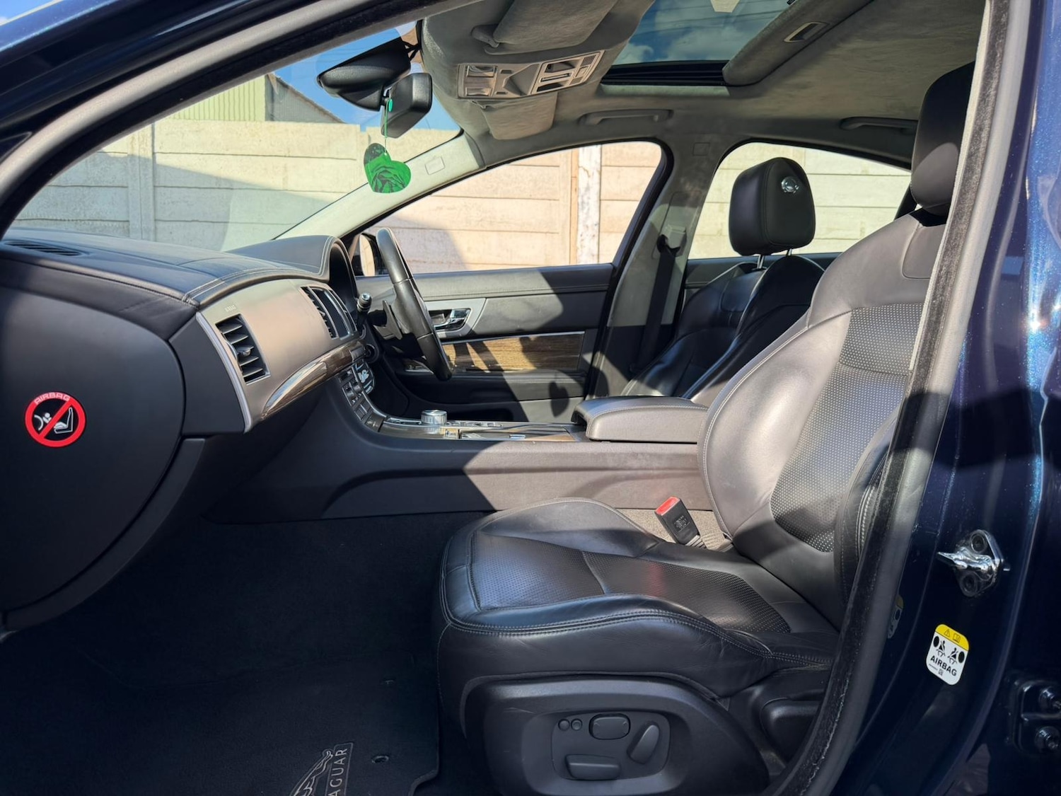 Used Jaguar XF 2010 for sale - 78091165: Photo 9