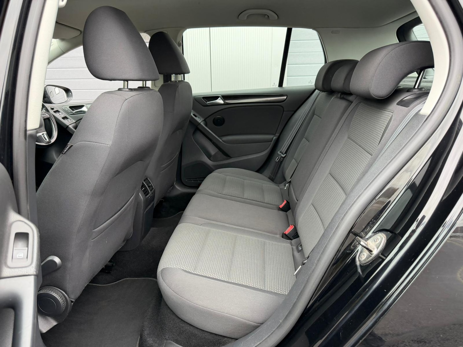 Used Volkswagen Golf 2011 for sale - 76143914: Photo 8