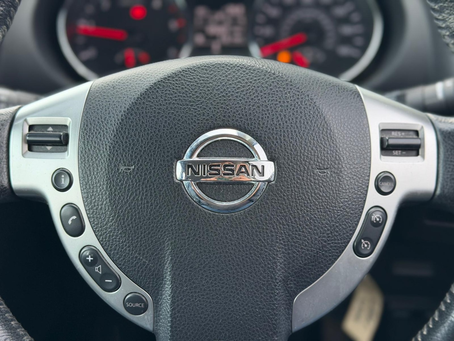 Used Nissan Qashqai 2011 for sale - 77760693: Photo 15