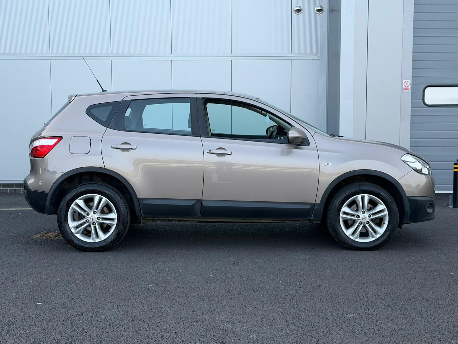 Used Nissan Qashqai 2011 for sale - 77760693: Photo 4