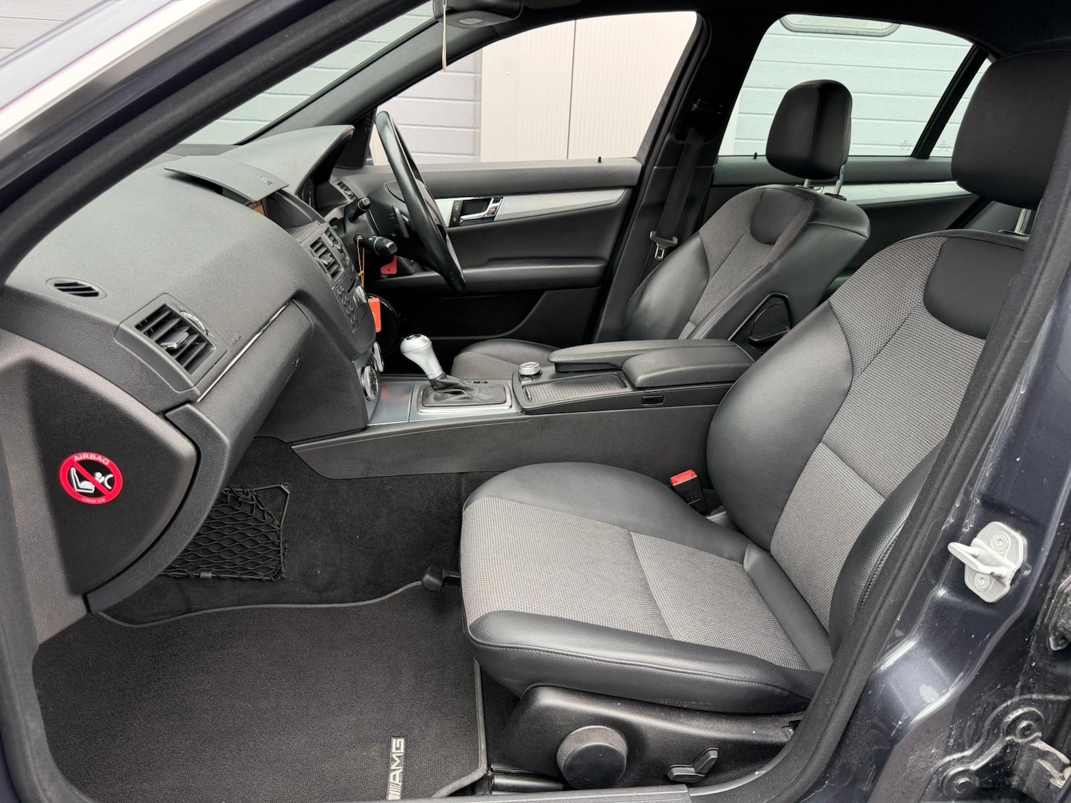 Used Mercedes-Benz C Class 2010 for sale - 75662028: Photo 8