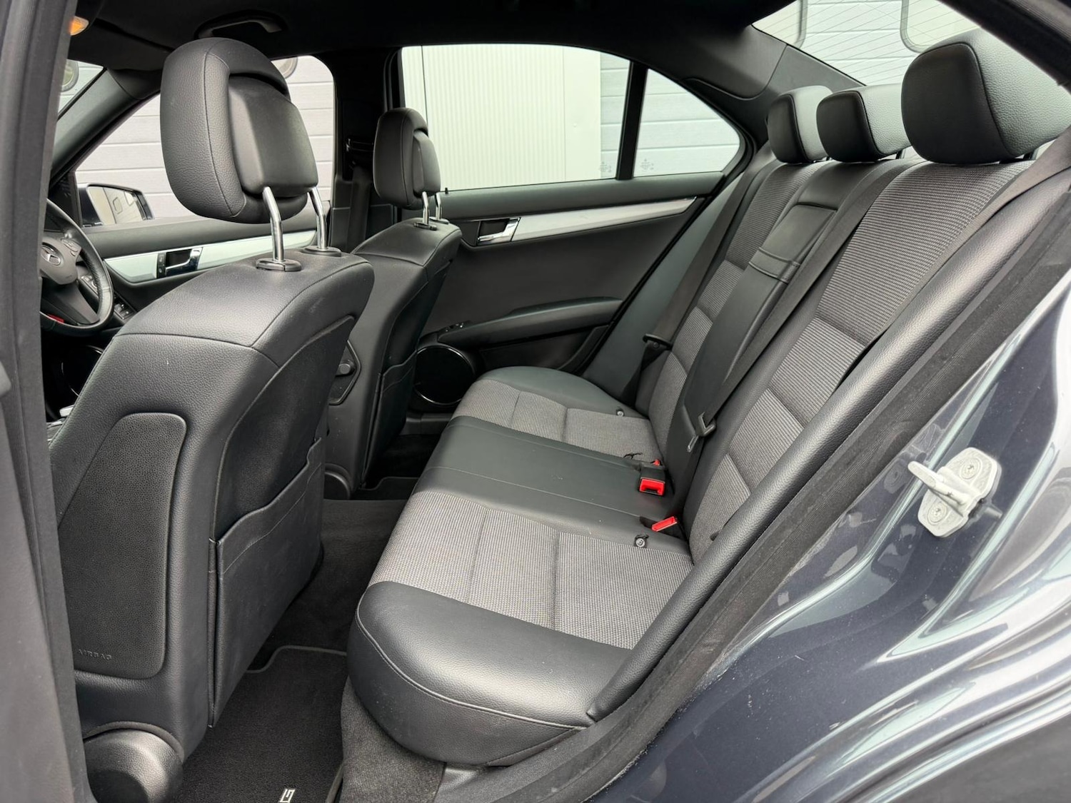 Used Mercedes-Benz C Class 2010 for sale - 75662028: Photo 9