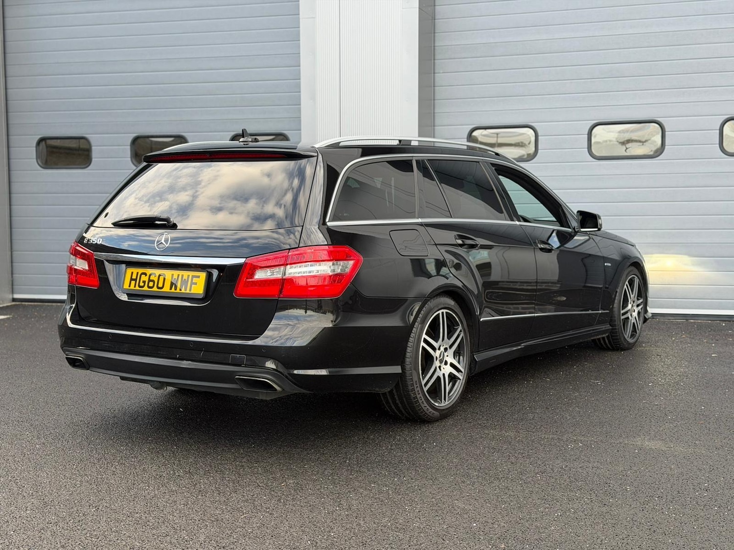 Used Mercedes-Benz E Class 2011 for sale - 76835159: Photo 6