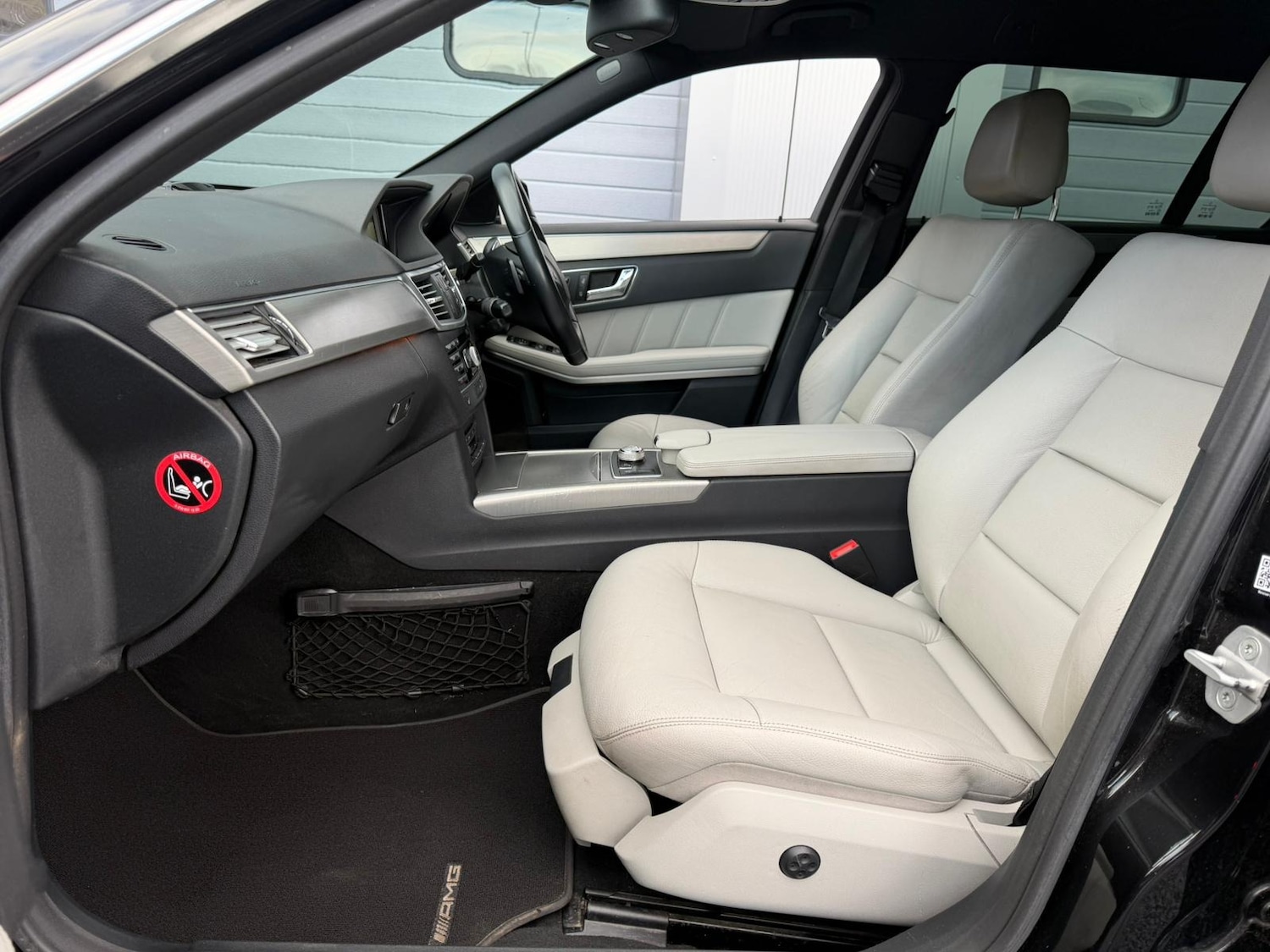 Used Mercedes-Benz E Class 2011 for sale - 76835159: Photo 7