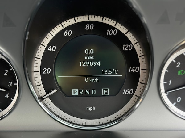 Used Mercedes-Benz E Class 2010 for sale - 75651308: Photo 16
