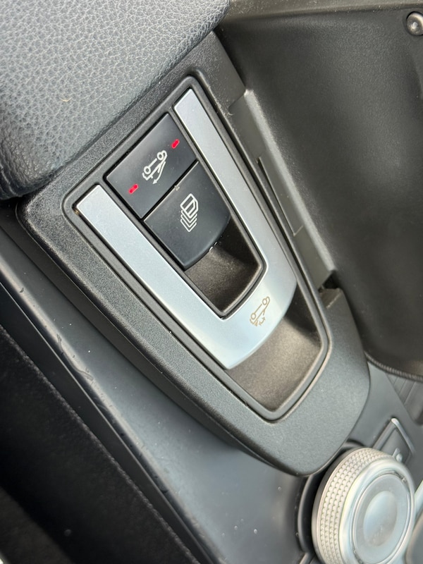 Used Mercedes-Benz E Class 2010 for sale - 75651308: Photo 19