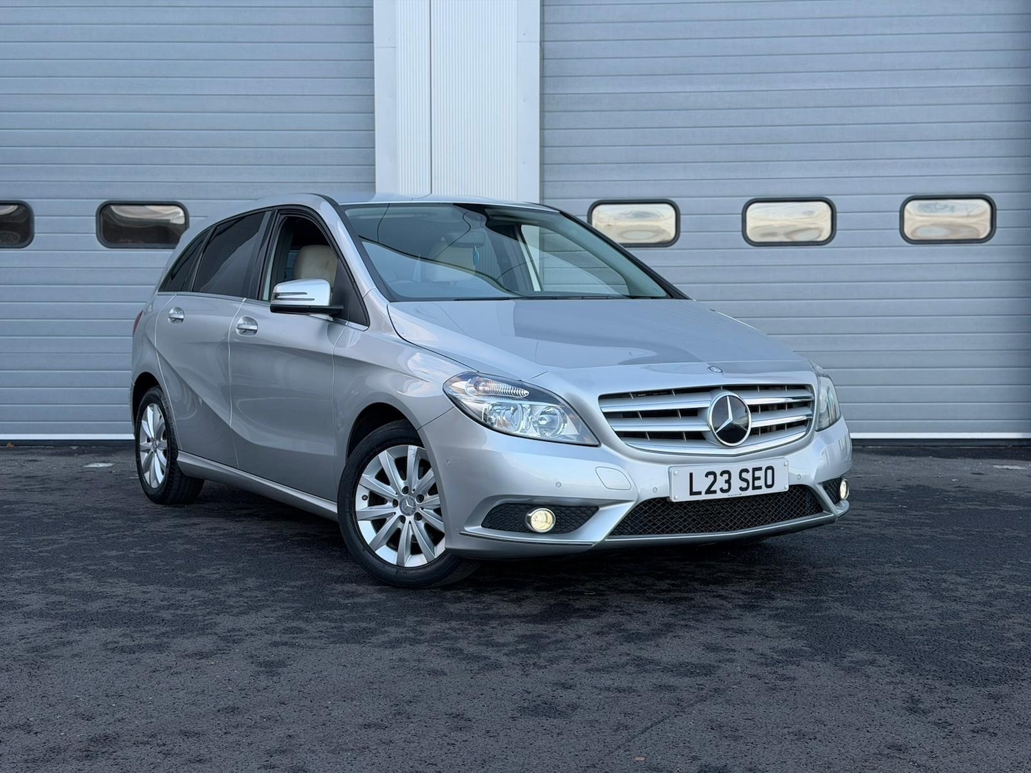 Used Mercedes-Benz B Class 2014 for sale - 76894497: Photo 2