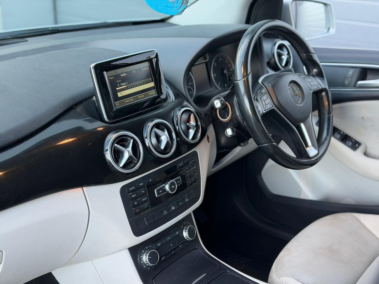 Used Mercedes-Benz B Class 2014 for sale - 76894497: Photo 7