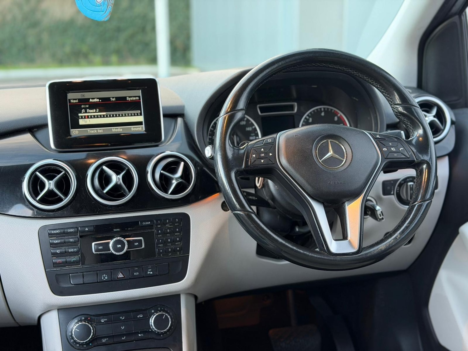 Used Mercedes-Benz B Class 2014 for sale - 76894497: Photo 9