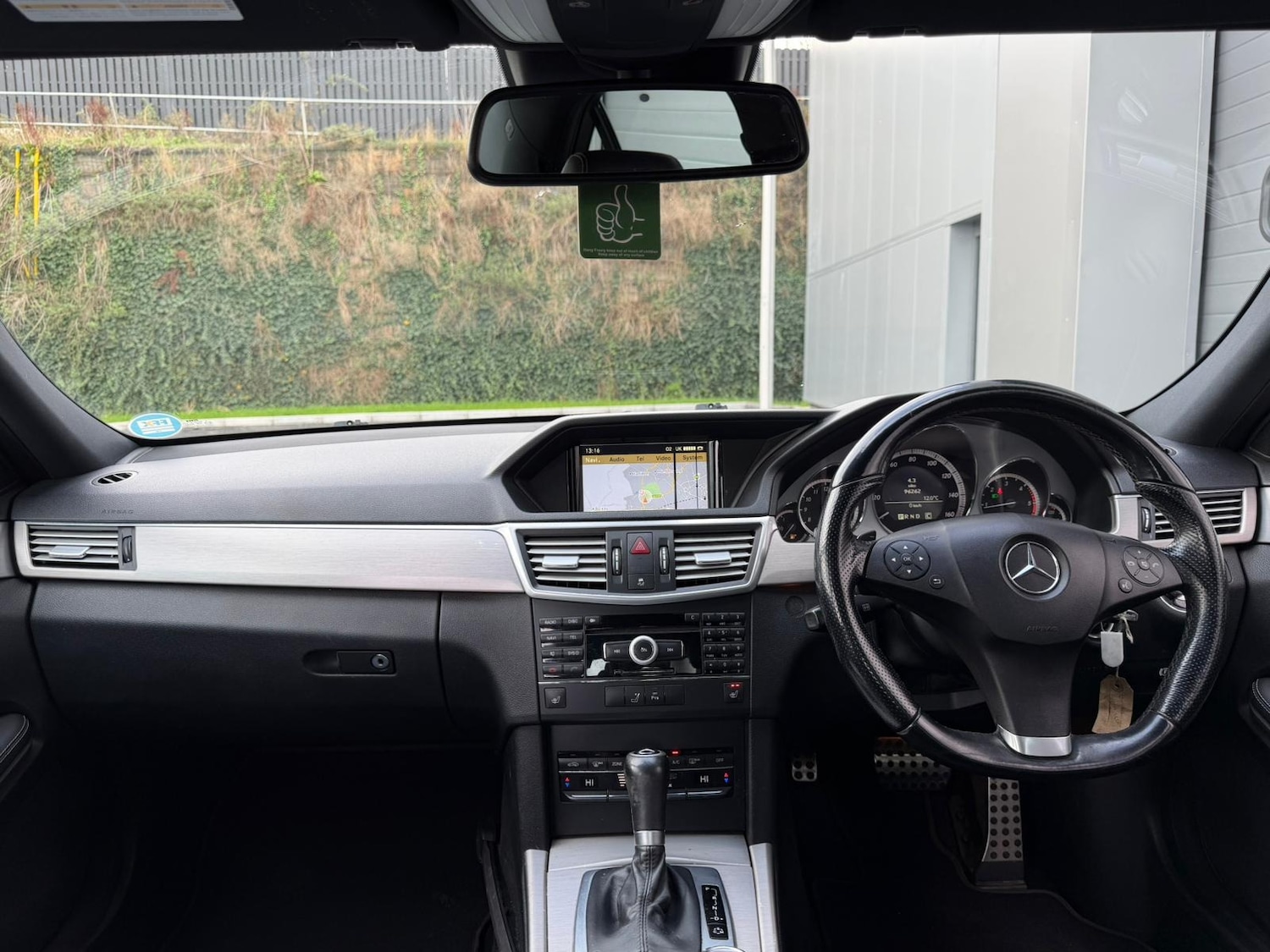 Used Mercedes-Benz E Class 2010 for sale - 76300852: Photo 10