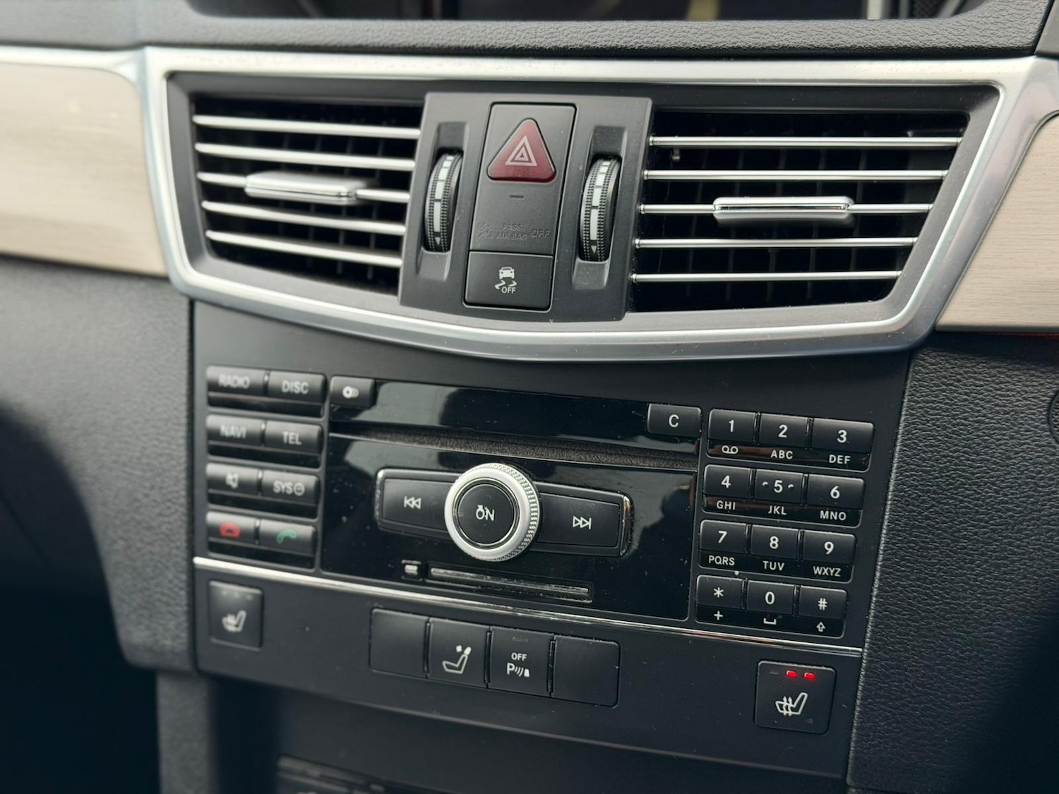 Used Mercedes-Benz E Class 2010 for sale - 76300852: Photo 14