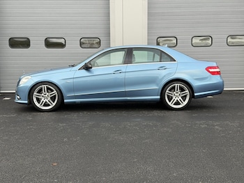 Used Mercedes-Benz E Class 2010 for sale - 76300852: Photo