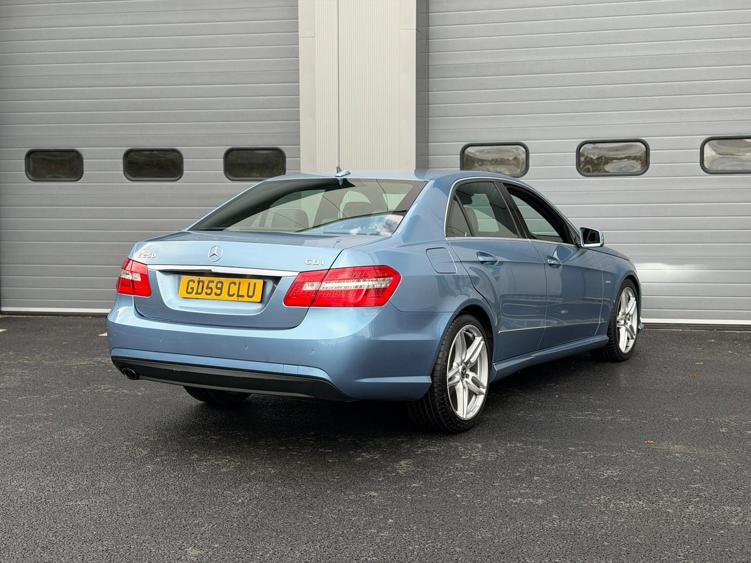 Used Mercedes-Benz E Class 2010 for sale - 76300852: Photo 6