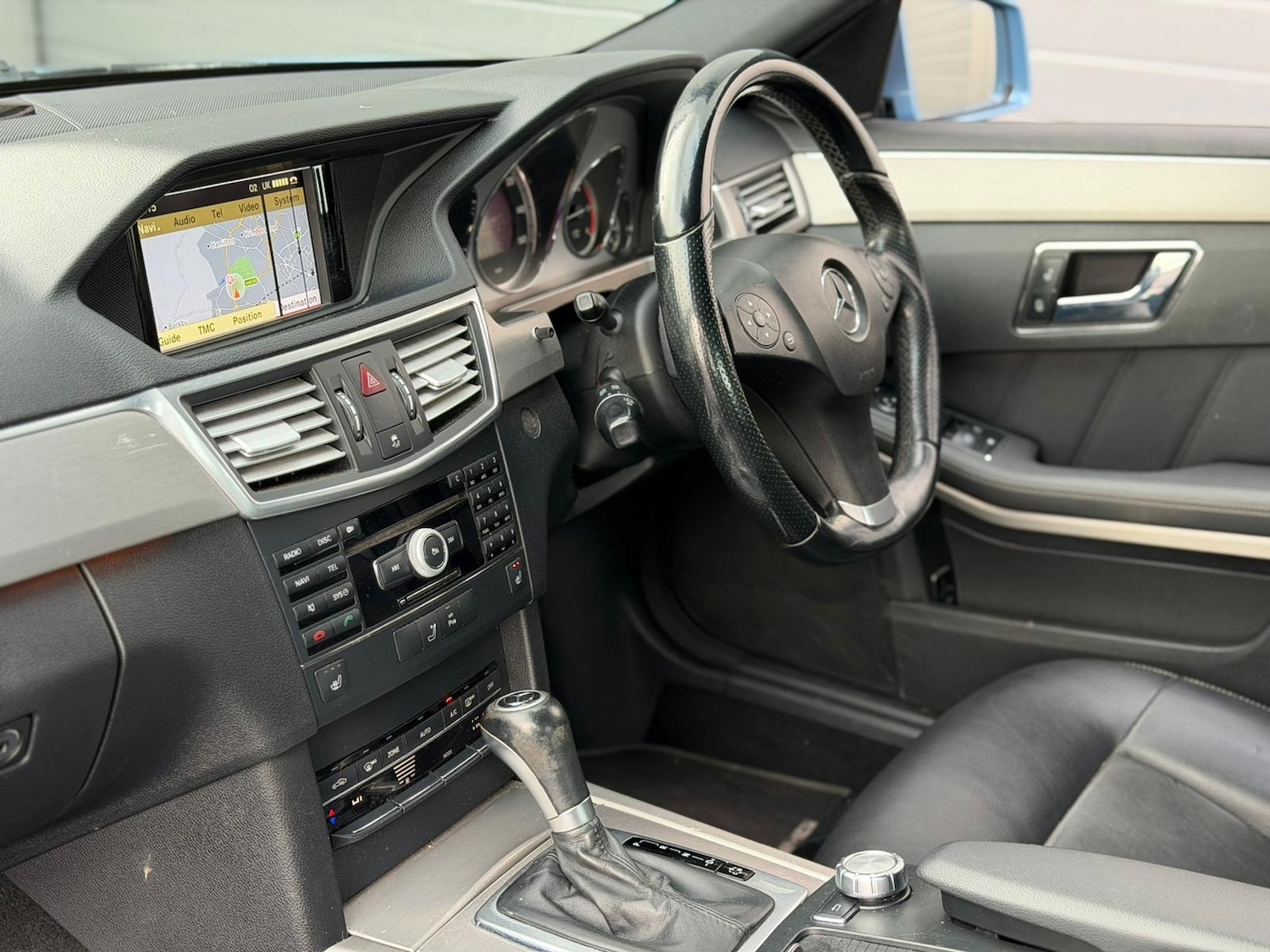 Used Mercedes-Benz E Class 2010 for sale - 76300852: Photo 9