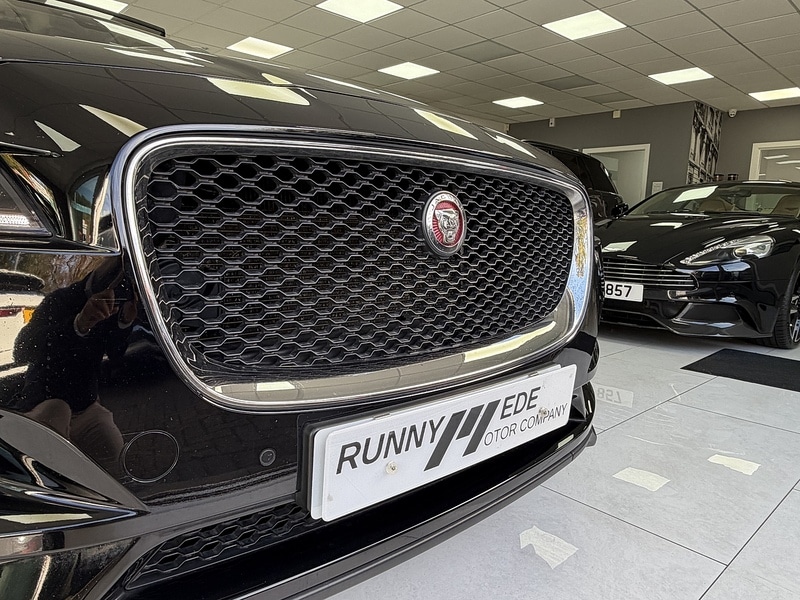 Used Jaguar F-Pace 2017 for sale - 76553612: Photo 11