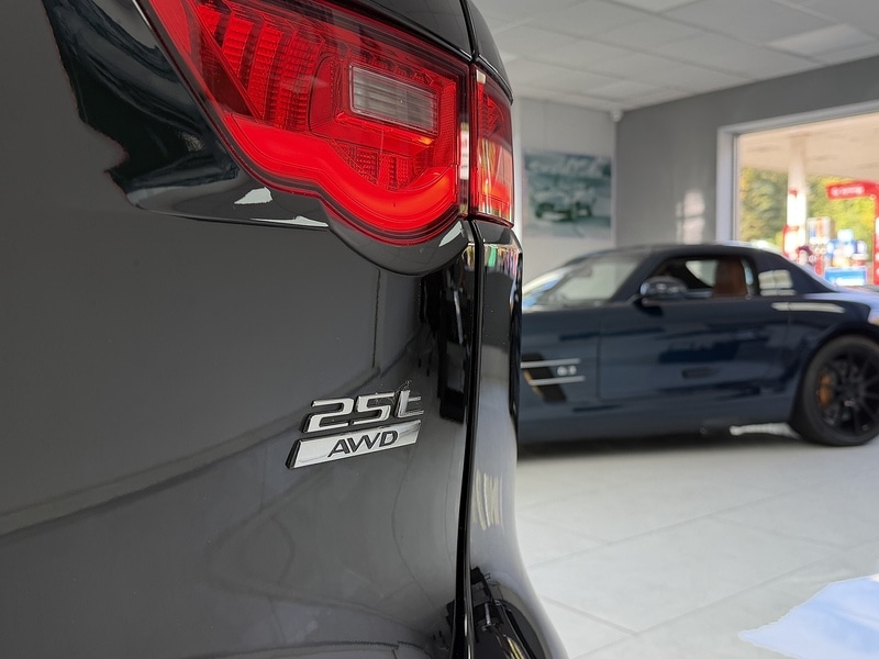 Used Jaguar F-Pace 2017 for sale - 76553612: Photo 14