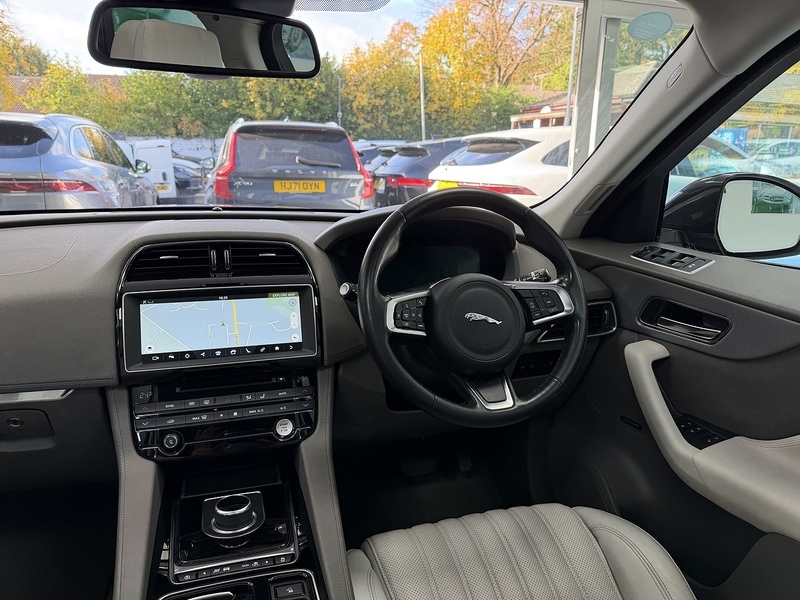 Used Jaguar F-Pace 2017 for sale - 76553612: Photo 18