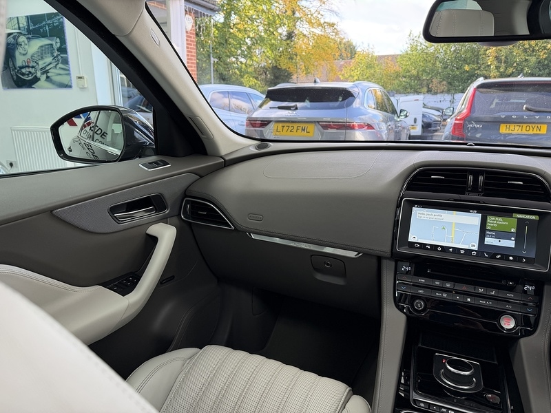 Used Jaguar F-Pace 2017 for sale - 76553612: Photo 20