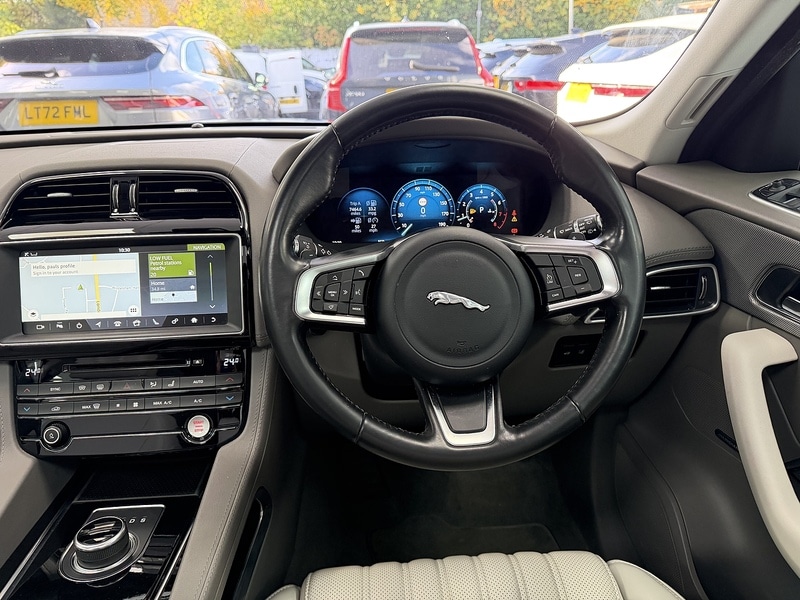 Used Jaguar F-Pace 2017 for sale - 76553612: Photo 21