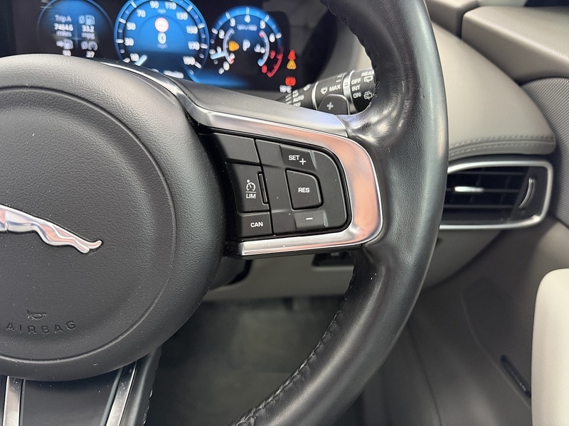 Used Jaguar F-Pace 2017 for sale - 76553612: Photo 25