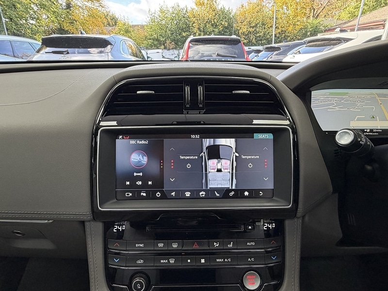 Used Jaguar F-Pace 2017 for sale - 76553612: Photo 32