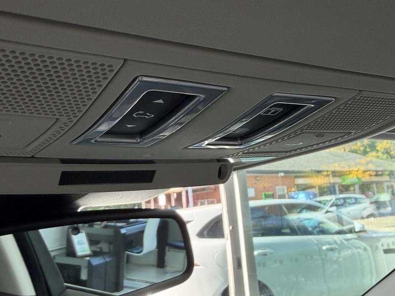 Used Jaguar F-Pace 2017 for sale - 76553612: Photo 36