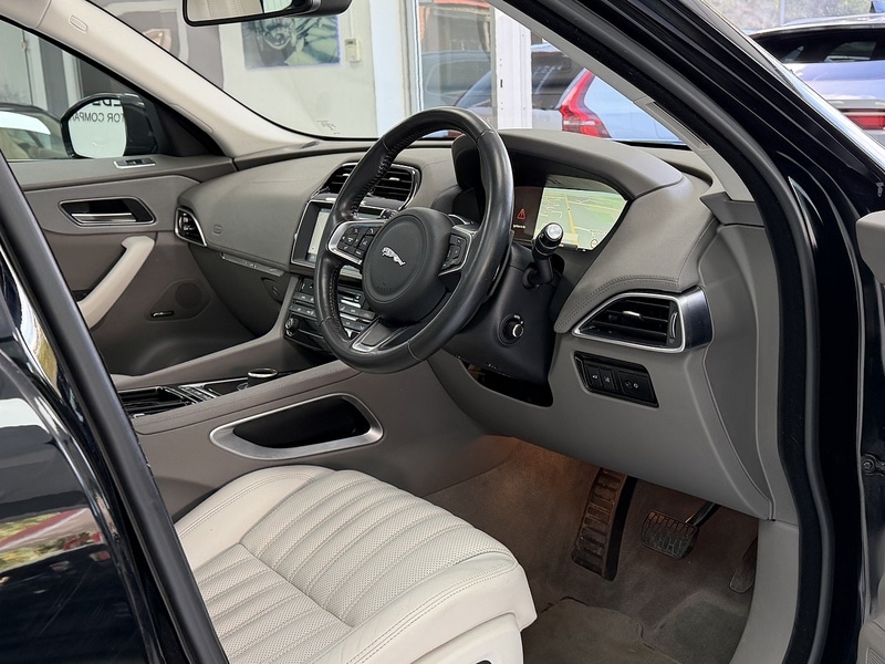 Used Jaguar F-Pace 2017 for sale - 76553612: Photo 37