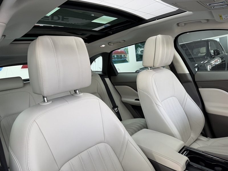 Used Jaguar F-Pace 2017 for sale - 76553612: Photo 40