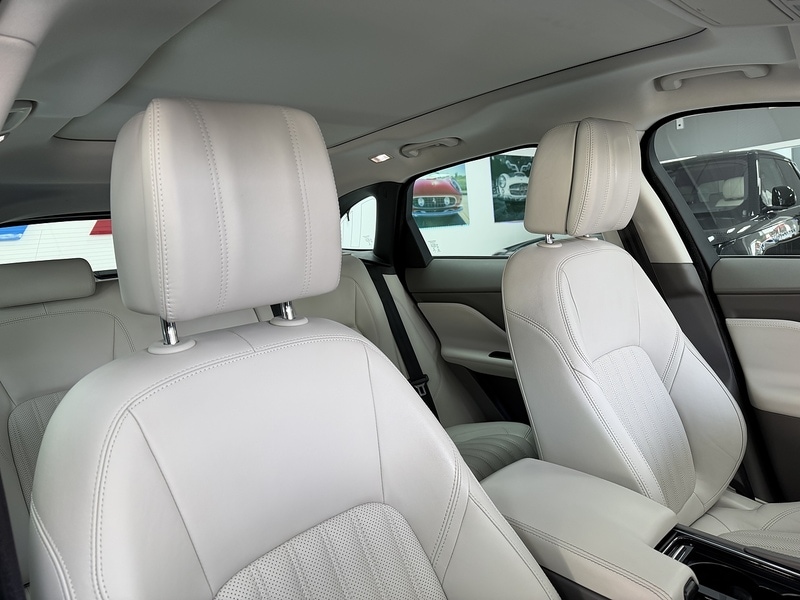 Used Jaguar F-Pace 2017 for sale - 76553612: Photo 42