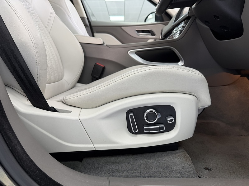 Used Jaguar F-Pace 2017 for sale - 76553612: Photo 43